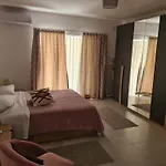 Modern-Studio Apartment In Qawra Malta