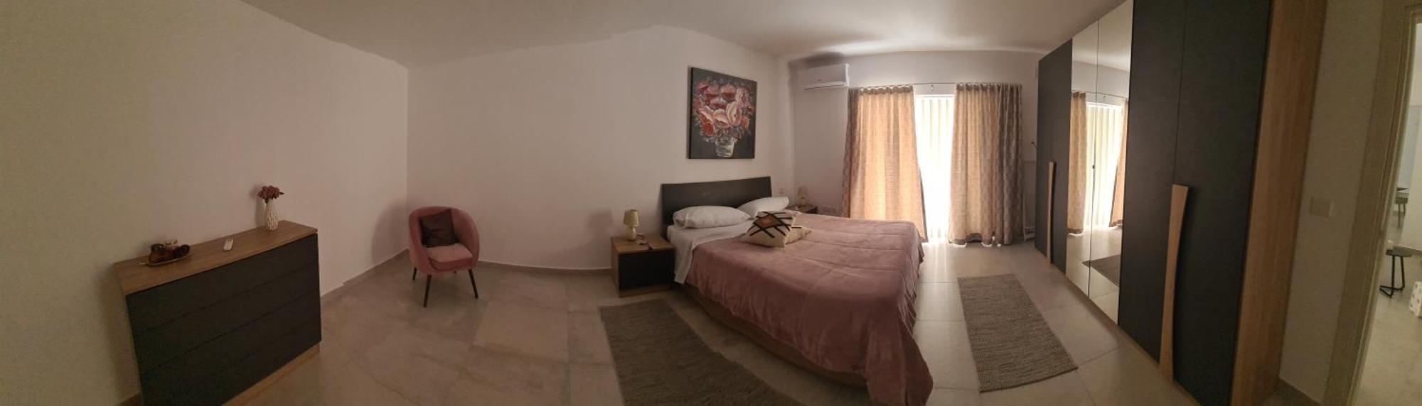 Modern-studio In Qawra Malta